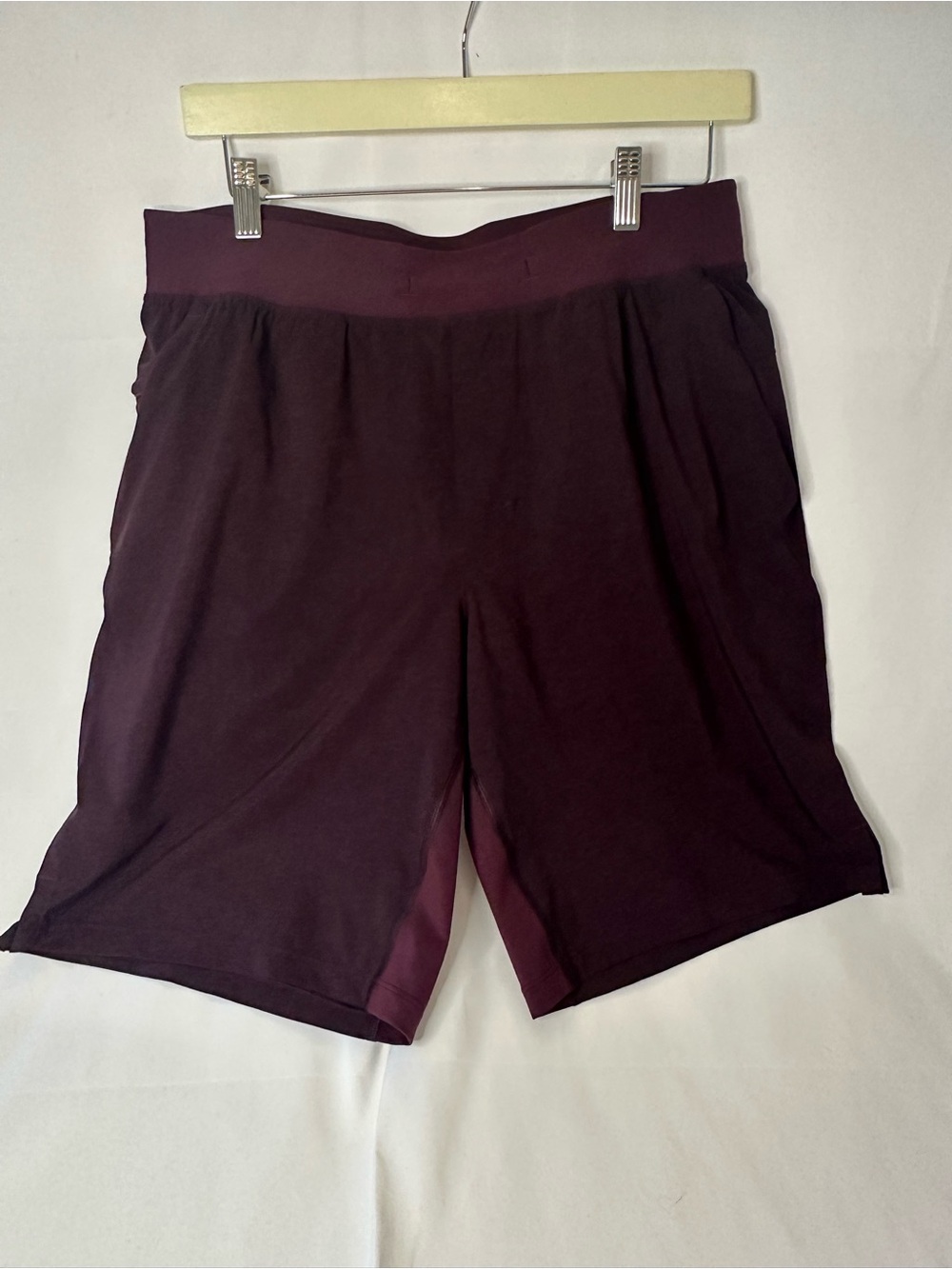 Lululemon Black Plum T.H.E. Linerless 9 Inch Inseam Pull On Short Large